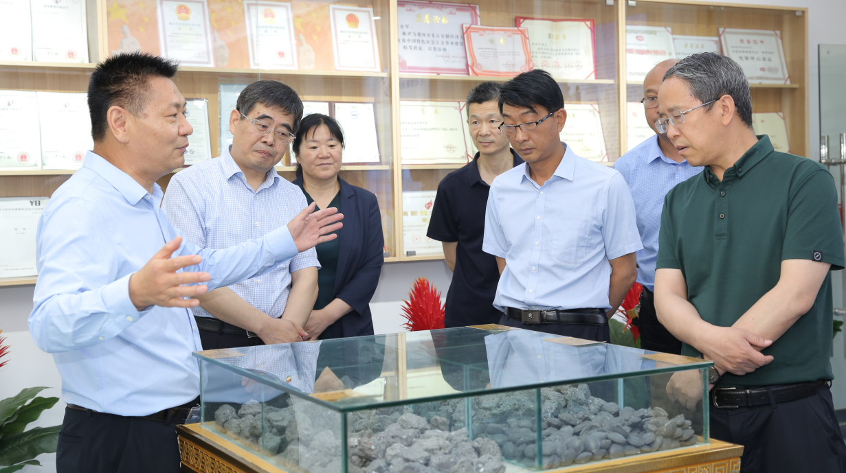省總工會到我縣開展“工會進萬家”調(diào)研走訪慰問活動(圖4)